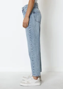 Marc O'Polo LINDE Straight Mid Waist Cropped Jeans Finished In Rigid Denim Made Of Pure Cotton -Schlichte Eleganz 392ee242c4853a323320b18aa505ec86 scaled