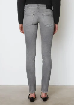 Marc O'Polo SKARA Skinny Jeans Made Of Stretch Organic Cotton -Schlichte Eleganz 39458c8f1a8b3a1999678be5c7bb17eb scaled