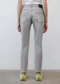 Marc O'Polo THEDA Boyfriend Cropped Jeans In An Organic Cotton/lyocell Blend -Schlichte Eleganz 3f64e2b5e698e62137919d083c3c2eb1 scaled