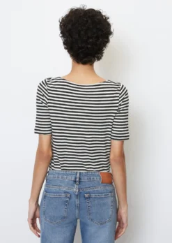 Marc O'Polo Striped T-shirt In A Slim Fit Made Of Organic Cotton Jersey -Schlichte Eleganz 3f7d112e7b3f24a35ddccc885d8ea5c1 scaled