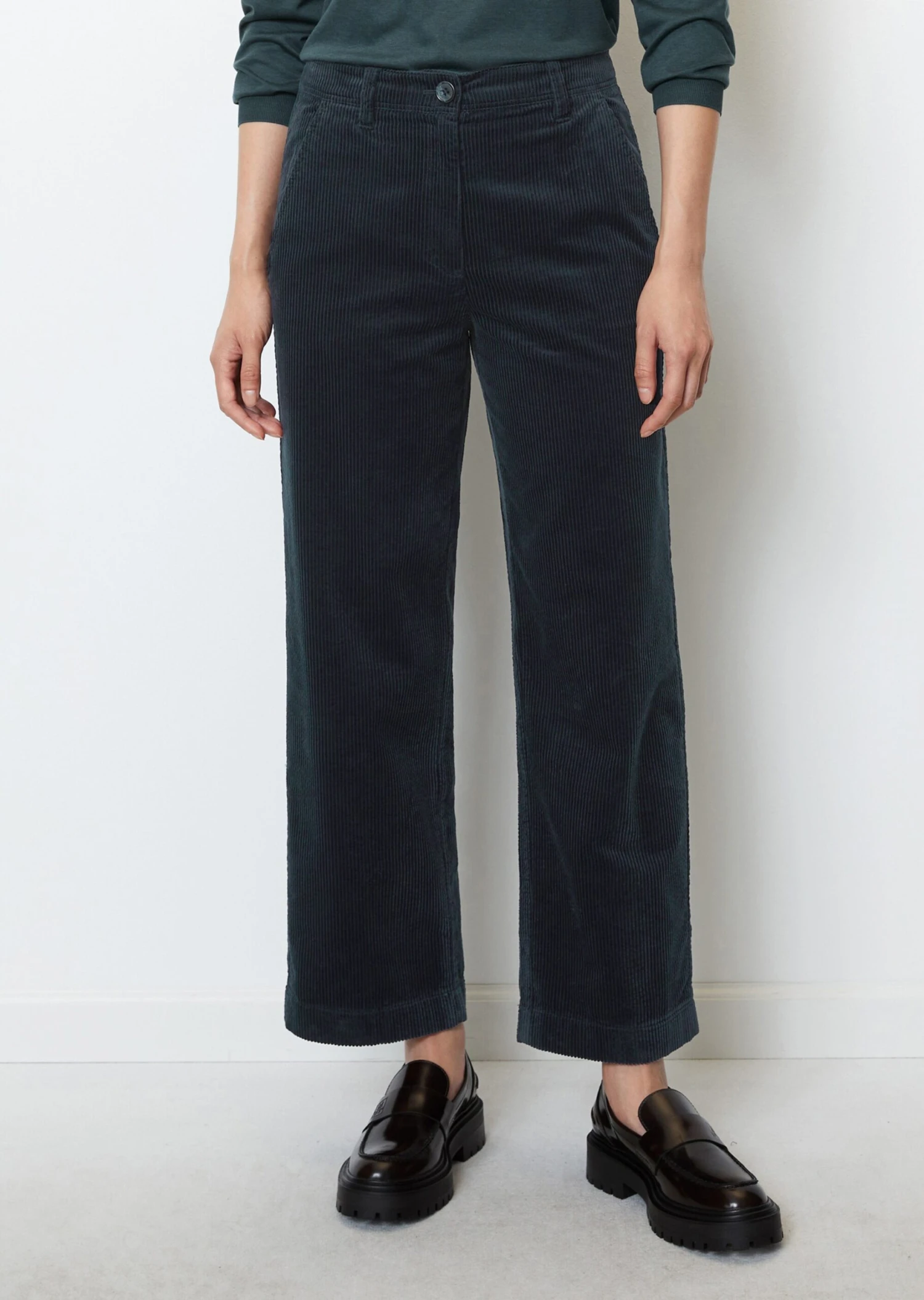 Marc O'Polo Wide Leg Pants Model LANDE Made Of Organic Corduroy Cotton 4 Marc O'Polo Wide Leg Pants Model LANDE Made Of Organic Corduroy Cotton – Bild 4