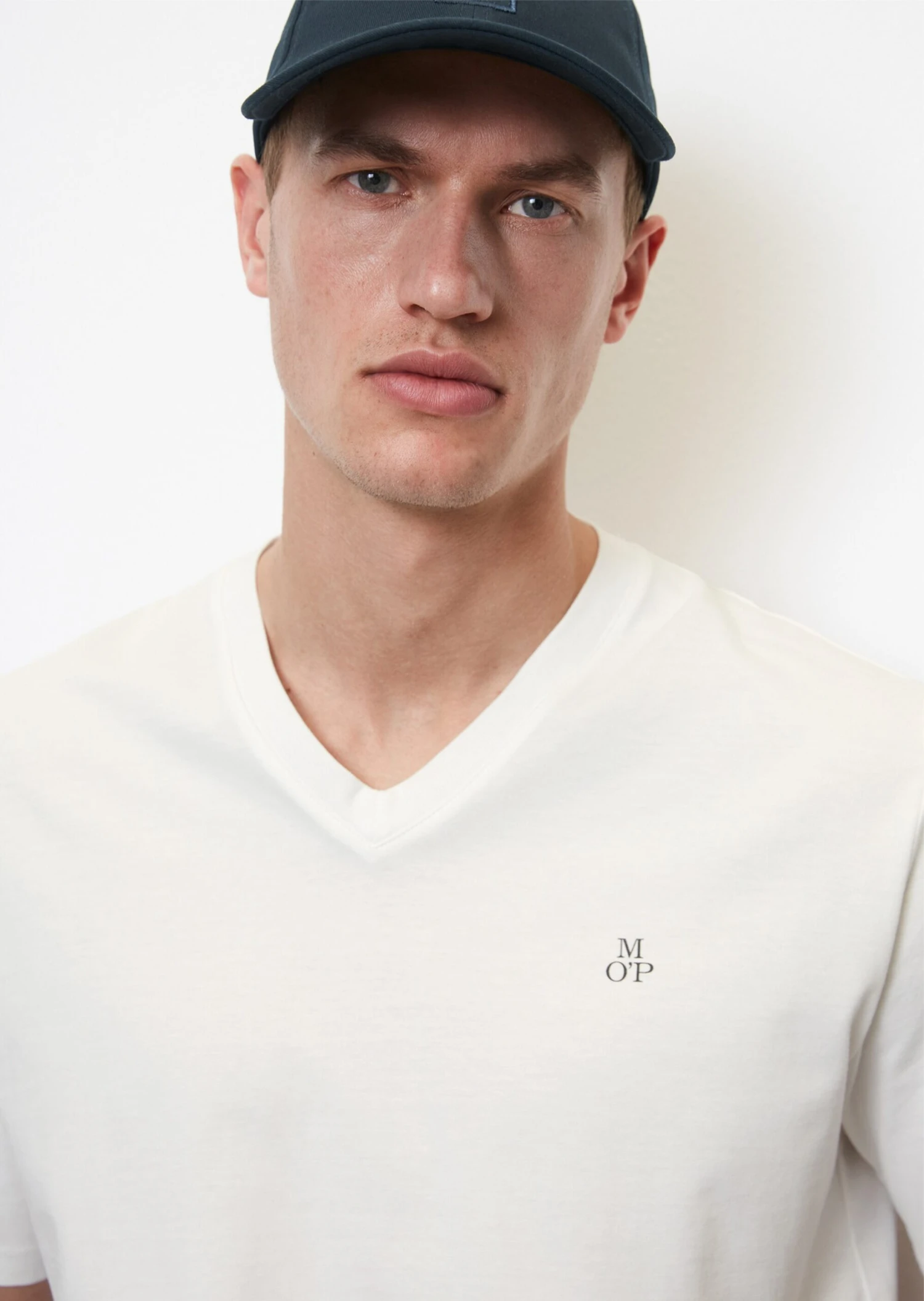 Marc O'Polo Basic V-neck T-shirt, Regular Fit Made From Pure Organic Cotton 5 Marc O'Polo Basic V-neck T-shirt, Regular Fit Made From Pure Organic Cotton – Bild 5