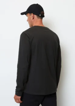 Marc O'Polo Logo Longsleeve Regular Made Of High-quality Organic Cotton -Schlichte Eleganz 451f2feec4ca412fd36872b636c94448 scaled