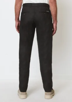 Marc O'Polo OSBY Jogger Pleats Linen Trousers With An Elasticated Waistband -Schlichte Eleganz 479040eac5b92c419da77f9683e3ca30 scaled
