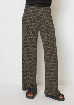 Marc O'Polo Wide Jersey Trousers With An All-over Print Made Of Stretchy Viscose Fabric -Schlichte Eleganz 480d948ce827ea6862c9cf685c9c523d scaled