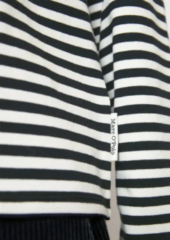 Marc O'Polo Heavy Jersey T-Shirt Loose Made Of Organic Cotton 13 Marc O'Polo Heavy Jersey T-Shirt Loose Made Of Organic Cotton -Schlichte Eleganz 4b900d5fcfd0837e0204b792ac23c823 scaled