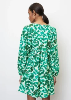 Marc O'Polo Short V-neck Dress With Voluminous Sleeves Made Of An Organic Cotton/lyocell Blend -Schlichte Eleganz 4ca1399011b0915c201b1a7d8a81d53b scaled