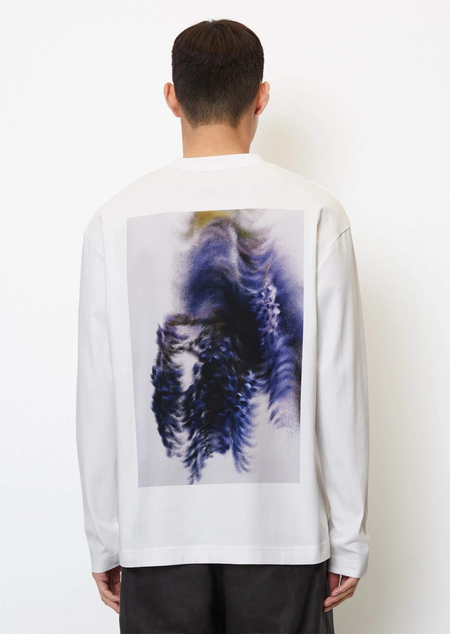 Marc O'Polo STUDIO MARY LENNOX For MO'P Relaxed Fit Long Sleeve Top With A Floral Print On The Back 3 Marc O'Polo STUDIO MARY LENNOX For MO'P Relaxed Fit Long Sleeve Top With A Floral Print On The Back – Bild 3