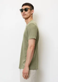 Marc O'Polo Serafino T-shirt Shaped In Soft Slub Jersey Fabric -Schlichte Eleganz 4d53d11c58a014d4632588636f933cb1 scaled