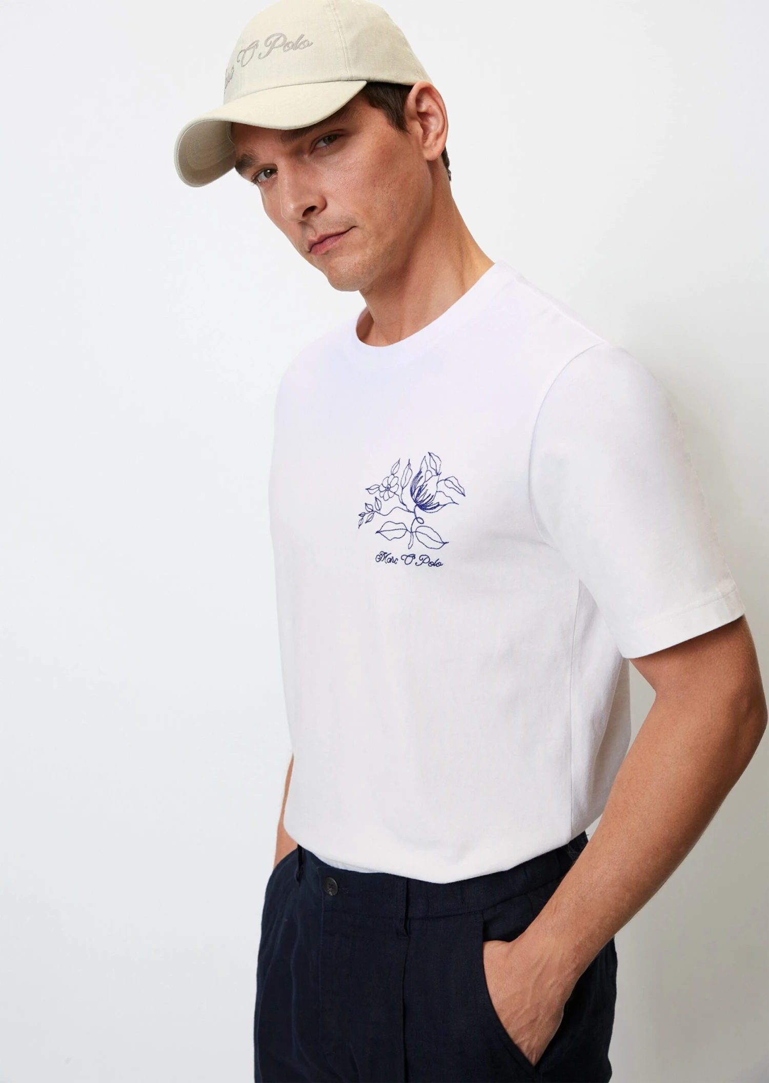 Marc O'Polo T-shirt Regular With Floral Embroidery 2 Marc O'Polo T-shirt Regular With Floral Embroidery – Bild 2