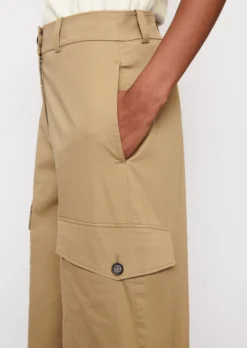 Marc O'Polo Cargo Culottes In A Relaxed Fit Made Of Organic Cotton Stretch Twill Satin -Schlichte Eleganz 50a61725bbc49db6060eb10cdc763db3 scaled