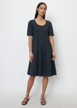 Marc O'Polo Jersey Dress With An A-line Skirt Made Of A Stretchy Cotton Blend -Schlichte Eleganz 514833e74cda22ed42b24b3e56e7dee9 scaled