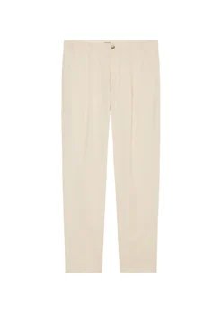 Marc O'Polo OSBY Pleats Chinos In A Tapered Fit Made Of Organic Cotton -Schlichte Eleganz 51ce25b49fd1a2b3425ea3ff0963b50e scaled