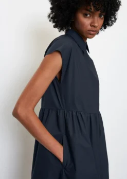 Marc O'Polo Voluminous Poplin Dress Made Of Organic Cotton -Schlichte Eleganz 5360ed2c9a7f8429c9d749f396fda658 scaled