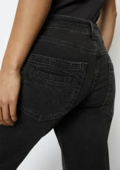 Marc O'Polo Boyfriend Jeans Model THEDA Cropped Made From Organic Cotton-Lyocell-Stretch -Schlichte Eleganz 539e4d5abf8b9c5060cb4f1bcc3baa16 scaled