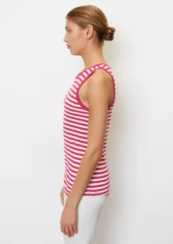 Marc O'Polo Striped Sleeveless Top In A Slim Fit Made Of Organic Cotton -Schlichte Eleganz 58658e3b4ac8a787155bdab2dbad3df5 scaled