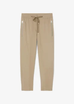 Marc O'Polo LONTTA Tapered Travel Trousers Made Of Tencel™ Lyocell -Schlichte Eleganz 5bff92c8a89245eae72239d151010d3b scaled