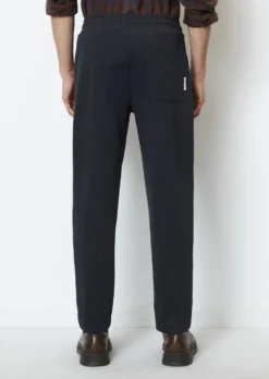 Marc O'Polo Sweatpants Regular With Pleat Seam Made Of Organic Cotton -Schlichte Eleganz 5f9d8e36eee4f8fba94d399ecd2a924f scaled