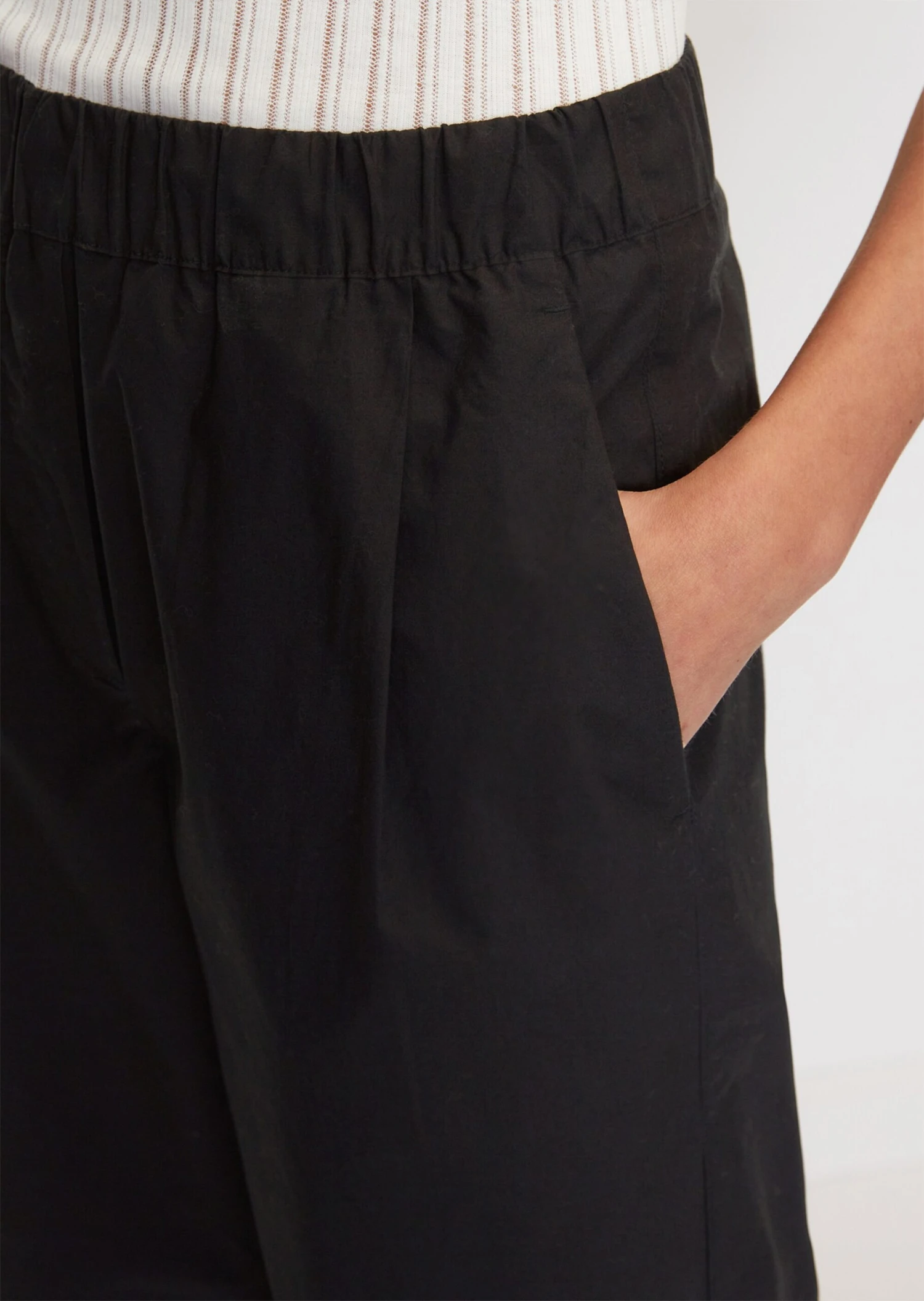 Marc O'Polo Trousers In A Tracksuit Bottoms Style Made Of Paper Touch Poplin 5 Marc O'Polo Trousers In A Tracksuit Bottoms Style Made Of Paper Touch Poplin – Bild 5