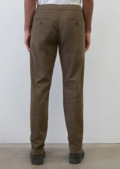 Marc O'Polo Pants Model OSBY Jogger Pleats Tapered Made From Organic Cotton Mix -Schlichte Eleganz 685bc56f5d7eb0ce42c8b8aa1d8eb799 scaled