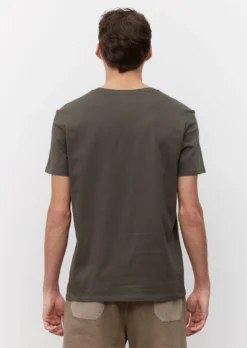 Marc O'Polo Logo T-shirt In A Regular Fit Made Of Pure Organic Cotton -Schlichte Eleganz 6891f80e78ea4f4bcaad319c86ee1792 scaled