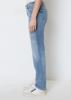 Marc O'Polo ALBY Straight Jeans Made Of Organic Stretch Cotton Fabric -Schlichte Eleganz 6b282a8b9ec5171f646e57e7d40ce55b scaled
