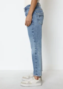 Marc O'Polo Jeans THEDA Boyfriend Mid Waist Model In An Organic Cotton Blend 14 Marc O'Polo Jeans THEDA Boyfriend Mid Waist Model In An Organic Cotton Blend -Schlichte Eleganz 6dc5712af2f9f4a71878ef9f6e6ece9e scaled