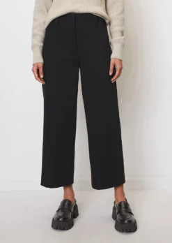 Marc O'Polo Wide Trousers In Interlock Jersey Made Of A Stretchy Organic Cotton Blend -Schlichte Eleganz 709189f9c0f167a234bbb4de9811e80a scaled
