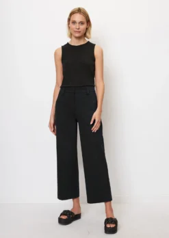 Marc O'Polo Top In A Regular Fit Made Of Fine Rib Jersey -Schlichte Eleganz 7196b46cc7635724254ff29f2ad2b2bf scaled