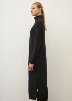 Marc O'Polo Polo Neck Knitted Dress Made Of Organic Cotton Yarn -Schlichte Eleganz 71986844707b171c8e7de3d3cfebf91d scaled