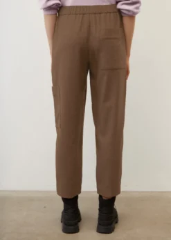 Marc O'Polo Elegant Cargo Joggpants With LENZING™ ECOVERO™ -Schlichte Eleganz 71ab6a58cc7f4100b477735139059b81 scaled