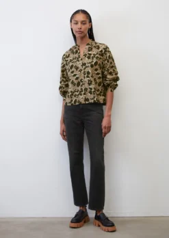 Marc O'Polo Blouse With All-over Print Made Of Paper Touch Poplin -Schlichte Eleganz 71b490d34ee57d7c5b13effce6679b51 scaled