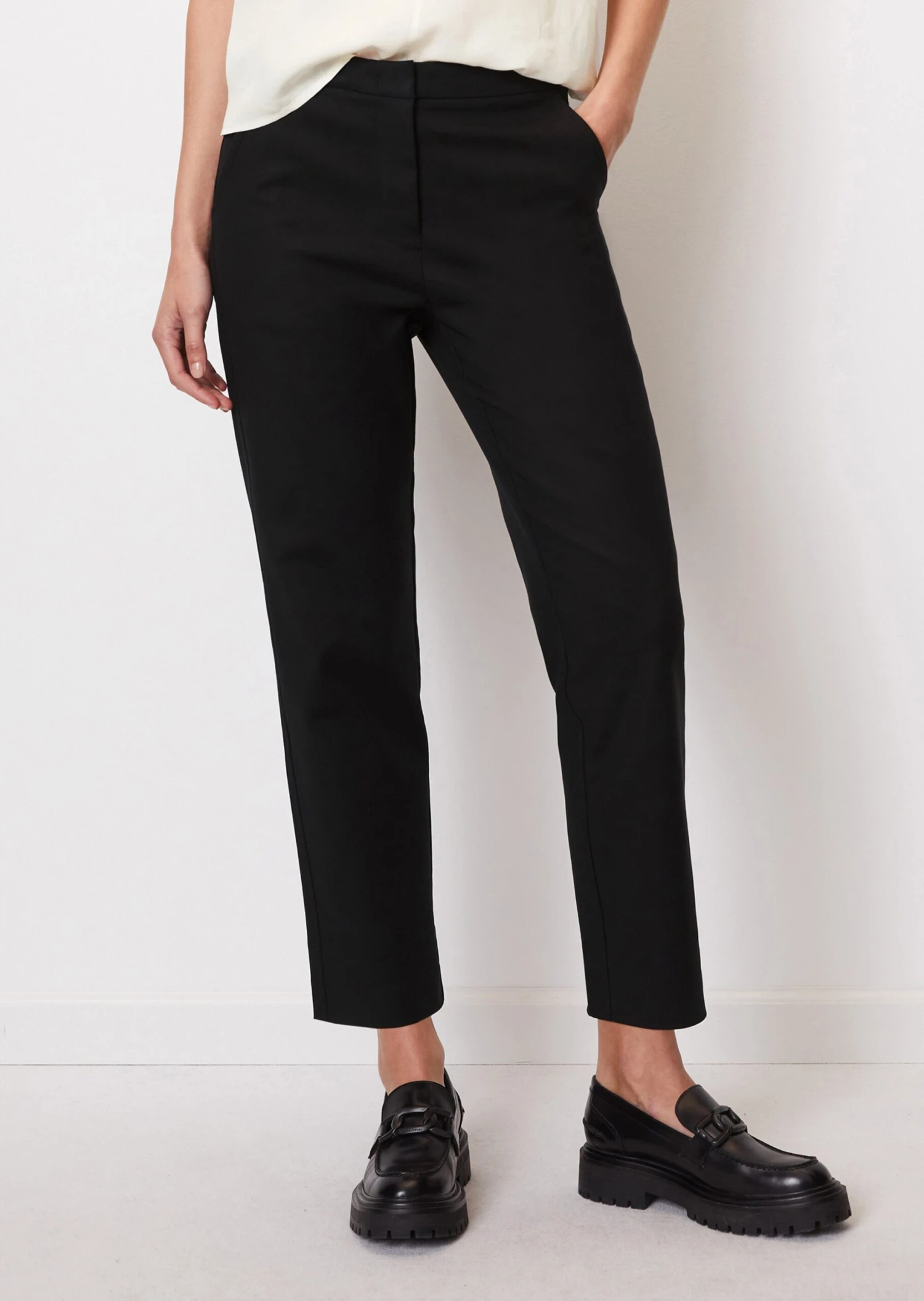 Marc O'Polo Ankle-length Trousers In A Slim Fit In A Blend Of Organic Cotton And Stretch Viscose 4 Marc O'Polo Ankle-length Trousers In A Slim Fit In A Blend Of Organic Cotton And Stretch Viscose – Bild 4