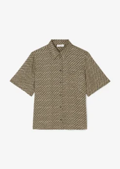 Marc O'Polo Flowing Printed Short-sleeved Blouse Made From Viscose Twill 15 Marc O'Polo Flowing Printed Short-sleeved Blouse Made From Viscose Twill -Schlichte Eleganz 72f86b1b2b7bcf1af983c30ec0388fa4 scaled