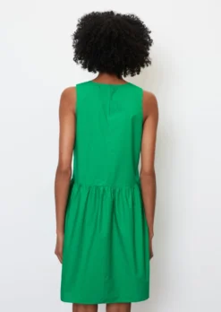 Marc O'Polo Sleeveless, Voluminous Poplin Dress Made Of Organic Cotton -Schlichte Eleganz 73ac64fefda85d955c27e6b00f0c1a81 scaled