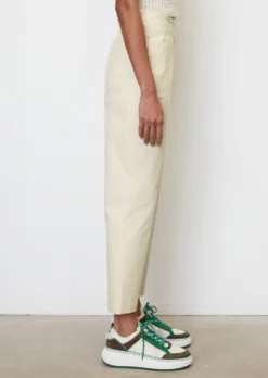 Marc O'Polo Cigarette Trousers In A Slim Fit In A Stretchy Blend Of Organic Cotton And Hemp -Schlichte Eleganz 74c7d95deabe293c5d7898658500e899 scaled