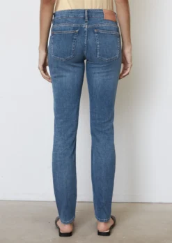 Marc O'Polo ALBY Slim Fit Jeans Made Of Stretchy Denim With A Cashmere Texture -Schlichte Eleganz 779b7170fb9f4f60e8a2b92031f43b0e scaled