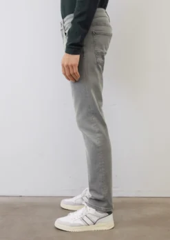 Marc O'Polo SJÖBO Slim Fit Jeans Made Of Recycled Cotton -Schlichte Eleganz 782cd03f2f6c567f8ae574dc2002f9bd scaled