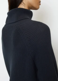 Marc O'Polo DfC Turtleneck Knit Dress Loose Made Of Organic Cotton Yarn -Schlichte Eleganz 78af89b4e5bc1034d9fdce5795ca05a3 scaled