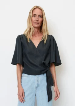 Marc O'Polo Linen Wrap Blouse In A Mix Of Materials -Schlichte Eleganz 7aa5c526c1ee8333ad8dfa3433b1634c scaled