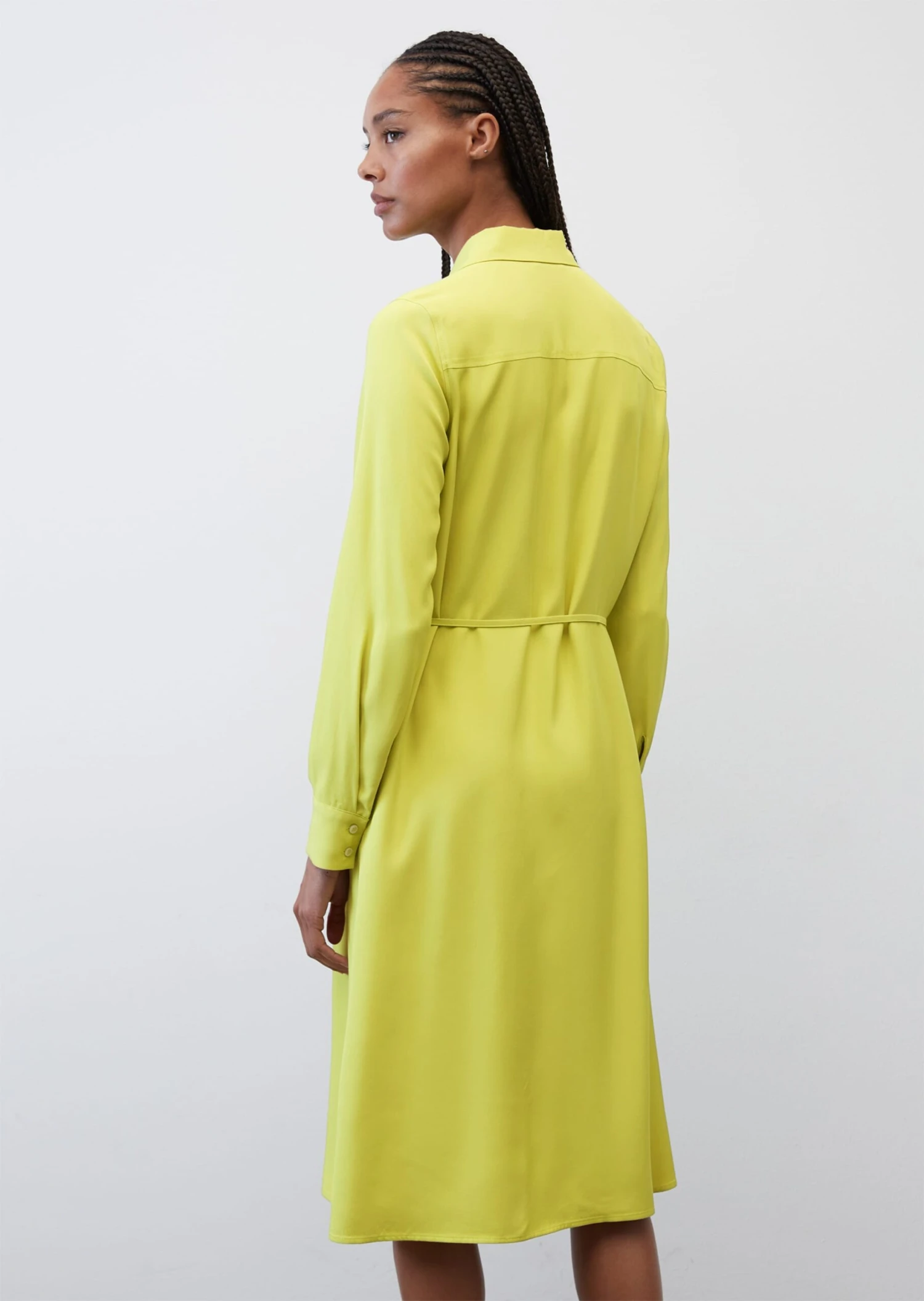 Marc O'Polo Shirt Dress In A Midi Length Made Of Flowing Viscose 3 Marc O'Polo Shirt Dress In A Midi Length Made Of Flowing Viscose – Bild 3