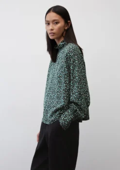 Marc O'Polo Long Sleeve Blouse With An All-over Print And A Stand-up Collar From LENZING™ ECOVERO™ -Schlichte Eleganz 7c665312f7c8dba5fd3496ce80668fbe scaled