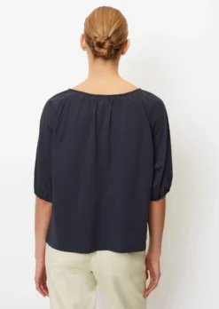 Marc O'Polo Feminine T-shirt In A Loose Fit Made Of Flowing Modal Blend Jersey -Schlichte Eleganz 804ceca5b765325f34cffeb95e358890 scaled