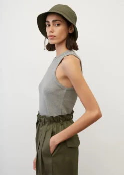 Marc O'Polo Ribbed Sleeveless Top, Slim Fit Made Of Heavy Jersey Fabric -Schlichte Eleganz 82b79710accbc040f678f32cf2873a2d scaled