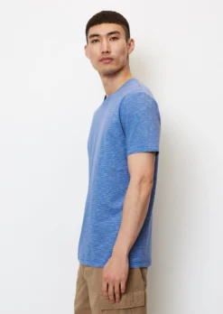 Marc O'Polo T-shirt, Shaped Fit With A Yarn-dyed Striped Pattern -Schlichte Eleganz 84bb2596884f8ae33a95860b0f70b676 scaled
