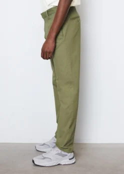 Marc O'Polo OSBY Tapered Chinos Made From High-quality Organic Cotton Mix -Schlichte Eleganz 86b846906b6b554eb4e57607abfbda8c scaled