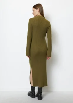 Marc O'Polo Ribbed Knit Dress Shaped With Viscose Content -Schlichte Eleganz 86c9906ce303ecdaecb440c442fe5a61 scaled