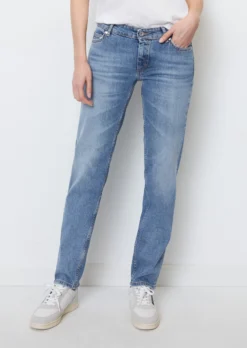 Marc O'Polo ALBY Straight Jeans Made Of Organic Stretch Cotton Fabric -Schlichte Eleganz 8706a913e71b2f9b0282d76c52990830 scaled