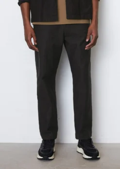 Marc O'Polo BELSBO Relaxed Cropped Chinos In A High-quality Blend Of Organic Cotton And Linen -Schlichte Eleganz 887aa74b5960898087f28dd1c5078601 scaled