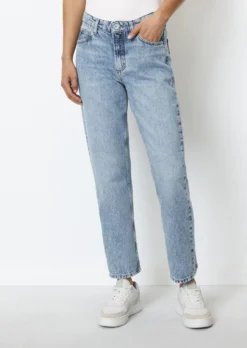 Marc O'Polo LINDE Straight Mid Waist Cropped Jeans Finished In Rigid Denim Made Of Pure Cotton -Schlichte Eleganz 8ab69dea1f893135b8649f19d56c4563 scaled